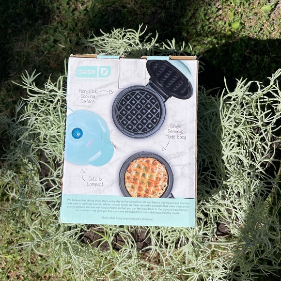 Mini Waffle Maker - Picture 8 of 9